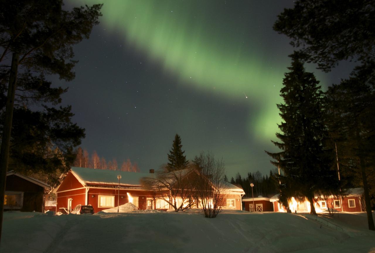 Pine Bay Lodge Person 外观 照片